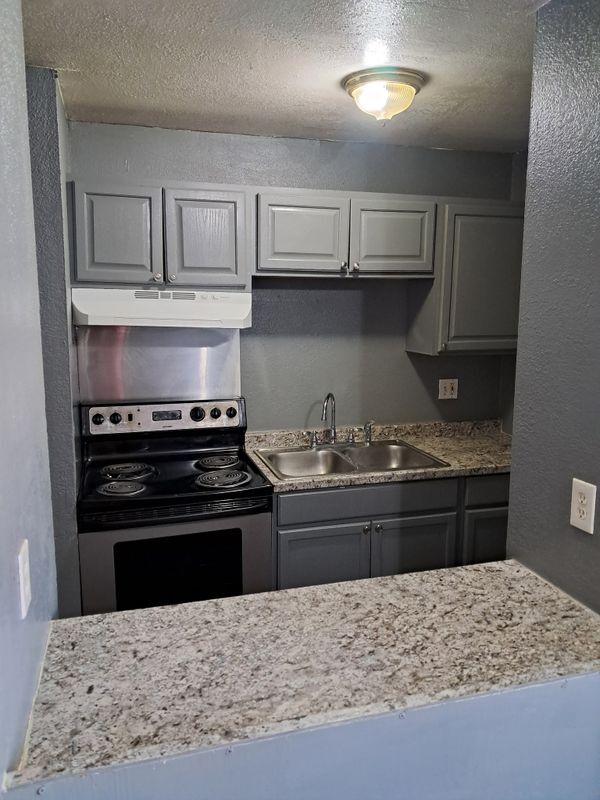 Photo - 1425 N Yosemite St