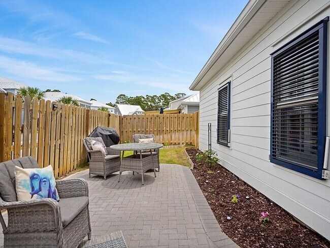 Photo - Gorgeous newer 2-Story, 4 bedroom Home in ...