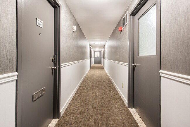 Photo - 1080 Kingston