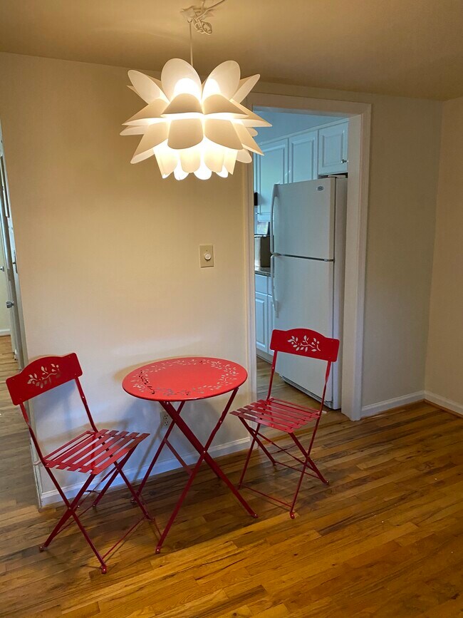 Dining area - 105 Fidelity St Unit A - 3