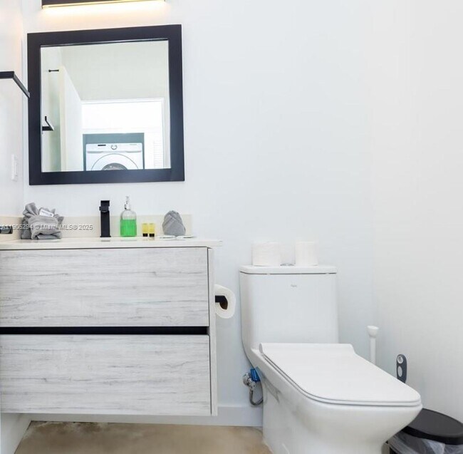 Photo - 7103 NE 4th Ct