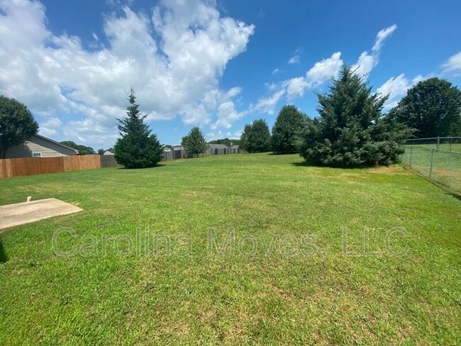 Photo - 204 Reidville Rd