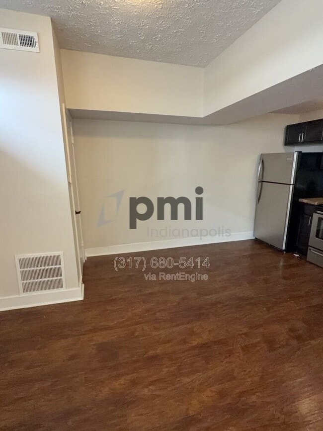 Photo - 1 W 28th St Unidad B3