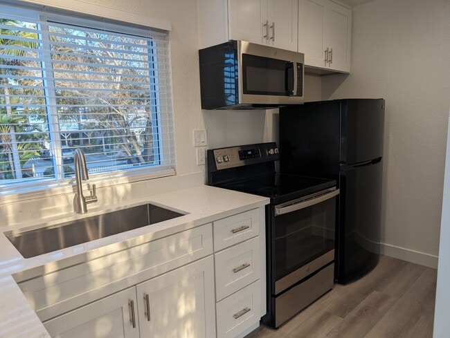 Photo - 252 Melrose Ave Unidad A