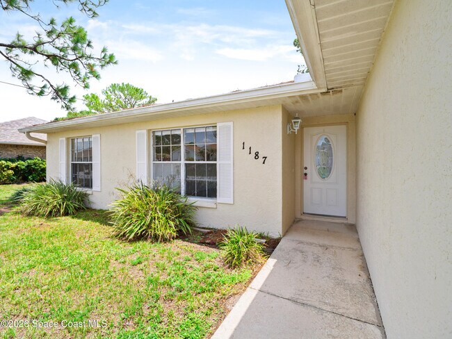 Photo - 1187 Merrick Ave NW