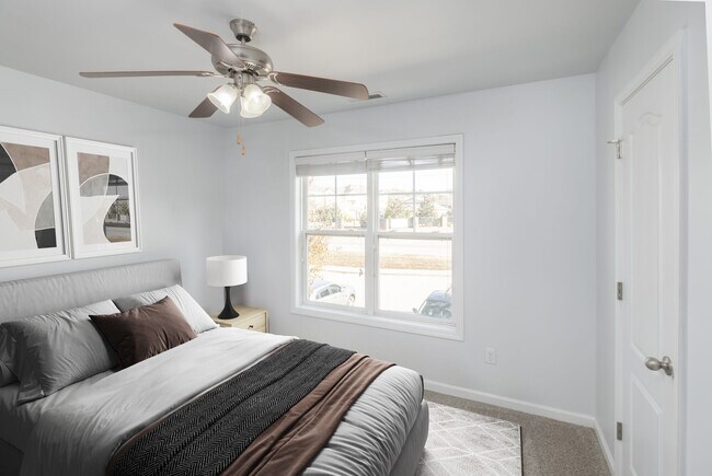 Photo - Crystal Lakes and Kingsley Apartments & Townhomes