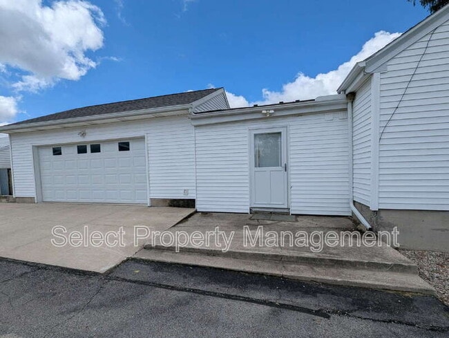 Photo - 710 E Cook Rd