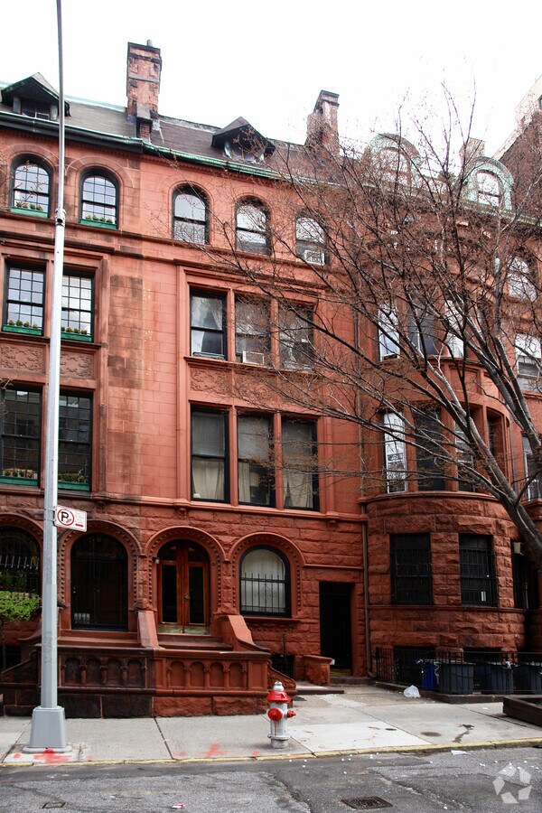 Photo - 33 W 89th St