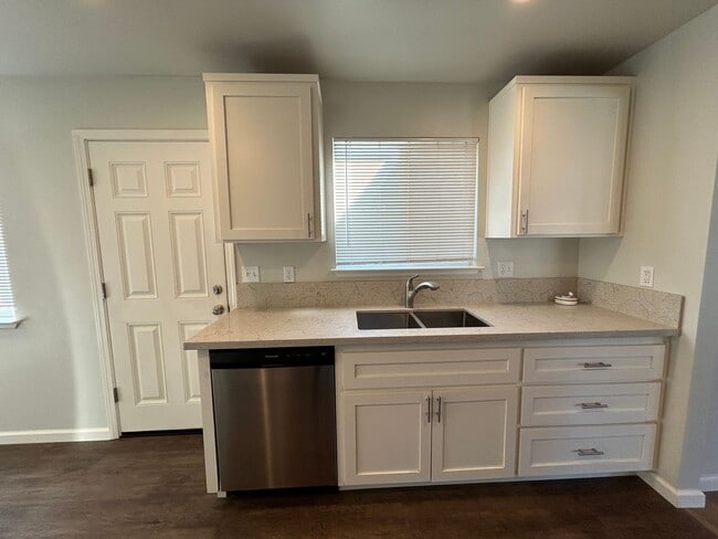 Photo - 2843 Stormes Ave