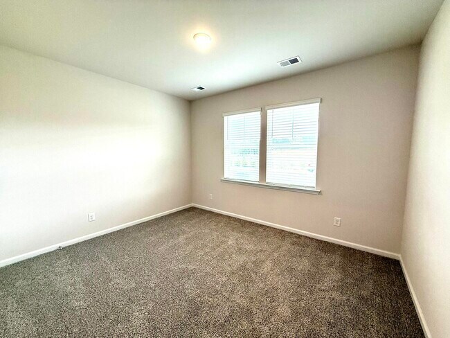 Photo - 9068 Malahide Ln