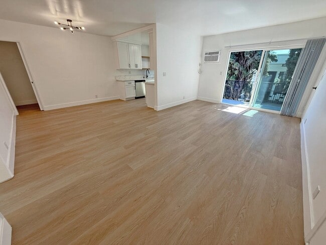 Photo - 520 Hayworth Ave Unidad 204