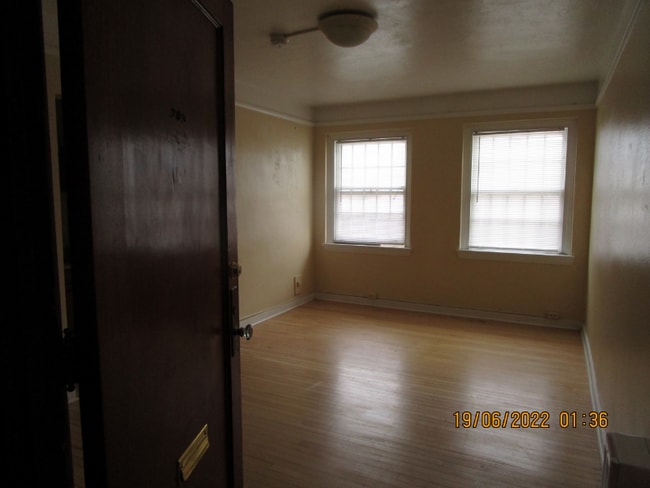 Building Photo - 608 Central Ave Rental