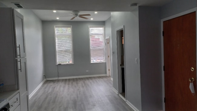 Photo - 2312 W 21st St Apartment Unit 2F