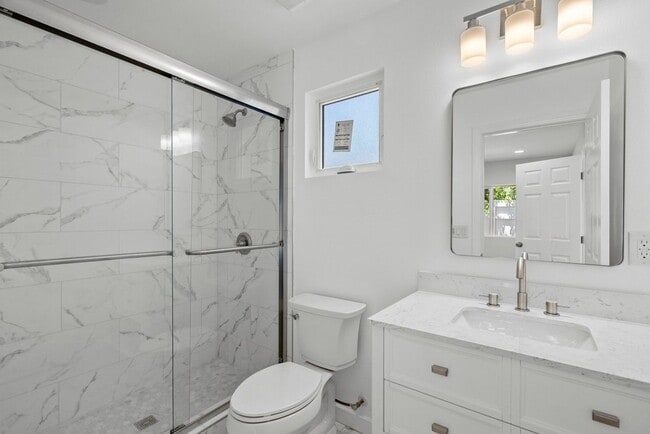 Photo - 1745 1/2 West 39th Street