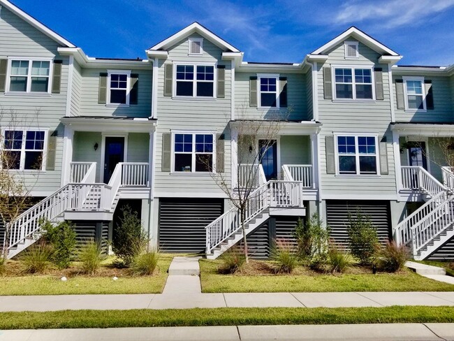 Gorgeous Oyster Point Townhome With Pond V... - Gorgeous Oyster Point Townhome With Pond V...