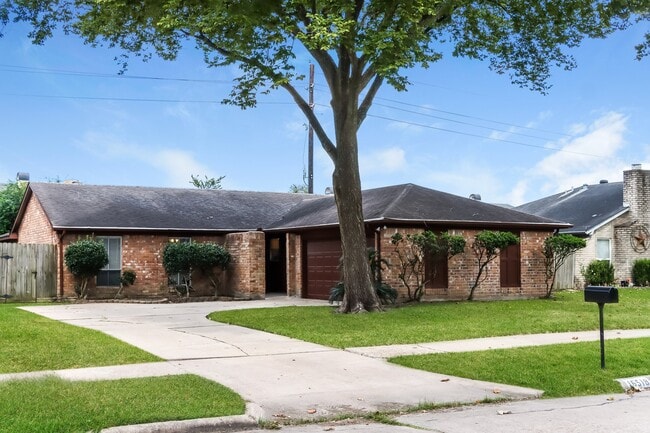 Photo - 16518 Royal Mile Ln