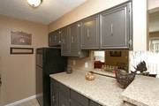 1BR, 1BA - 696SF - Kitchen