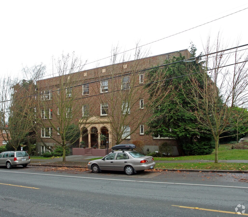 Photo - Camelot Apartments