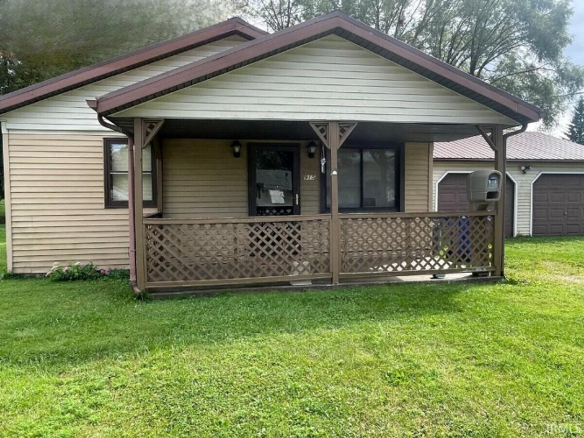 3 bed 2 bath home with detached 2 car garage House Rental in Kokomo