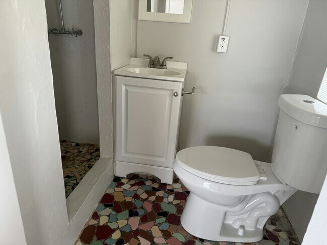 Photo - 14035 W River Rd