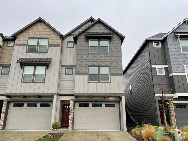 Building Photo - LUXURY 4 BD TOWNHOME! GATED PARKER VILLAGE...