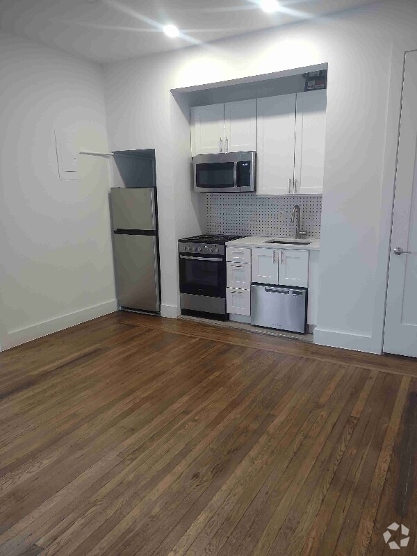 Building Photo - 45 Tiemann Pl Rental