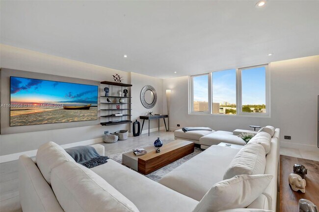 Photo - 2301 Collins Ave Unit 634/635