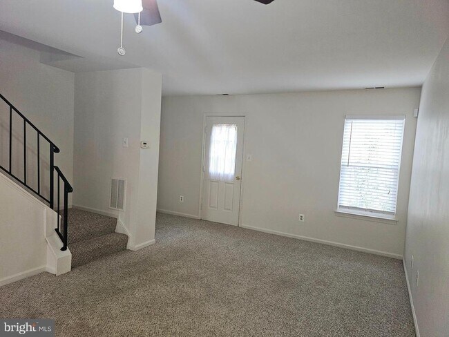 Photo - 8564 Southlawn Ct