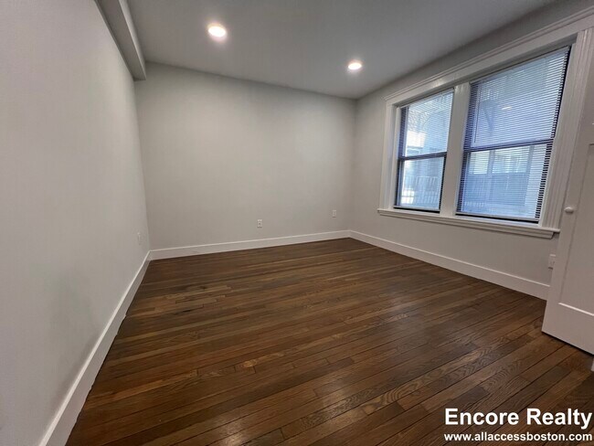 Photo - 54 Queensberry St