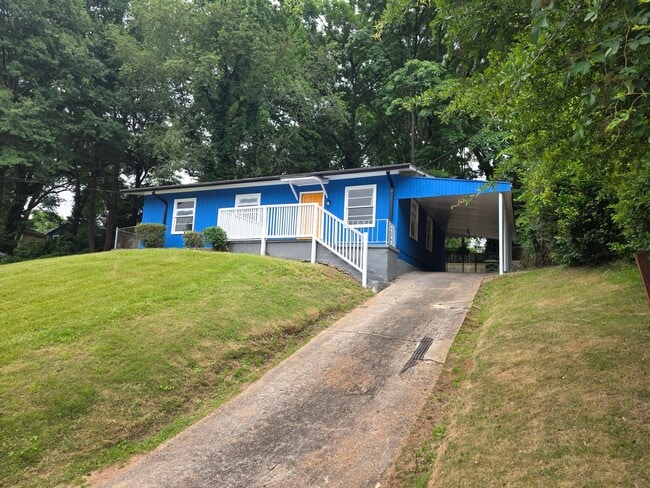 Photo - 310 Lincoln St SW
