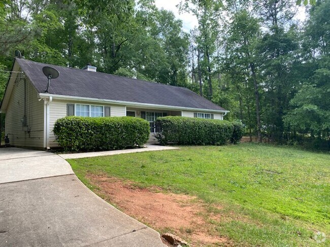 Building Photo - Ranch Style home in Locust Grove