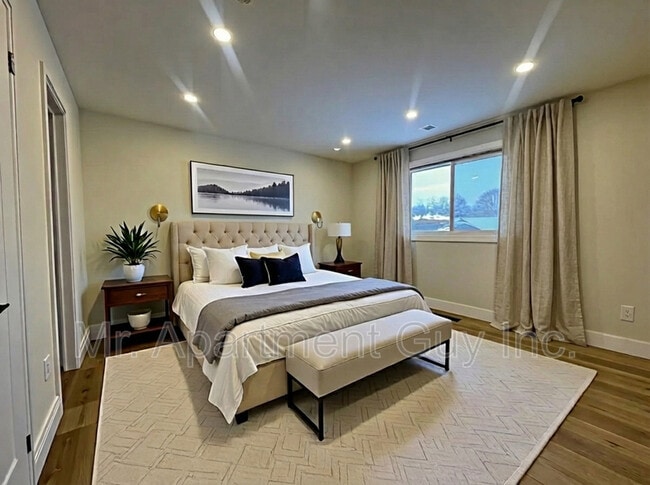 Photo - 2531 Cavendish Dr Unit Upper Suite