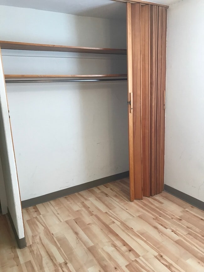 Photo - 2BR/1BA - East Campus - Stone's throw to Class! Water Included! Unit 102