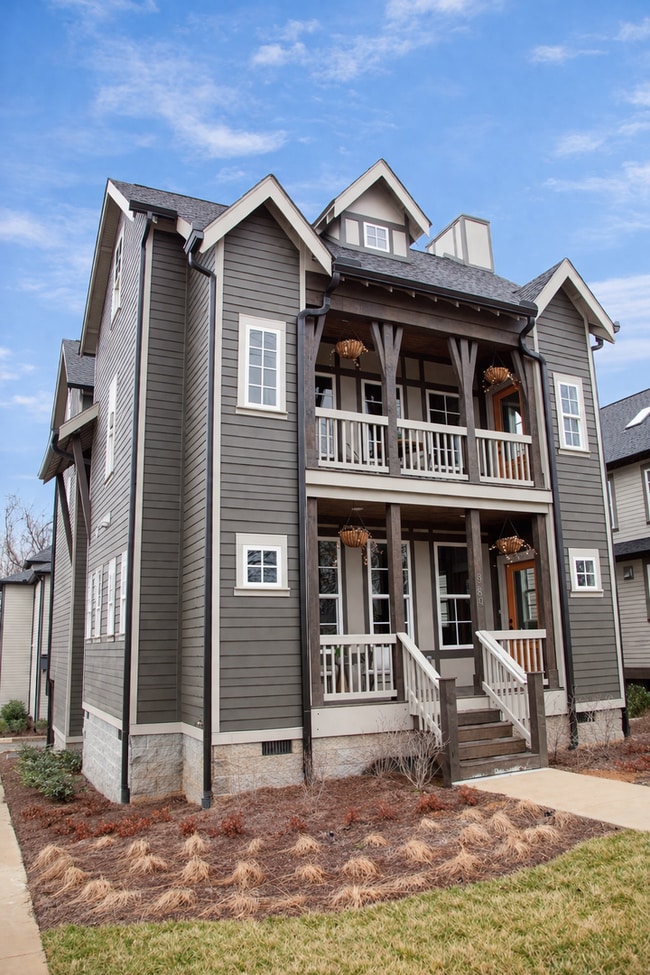 Photo - 3 Bed, 3.5 Bath Home w/ 2 Car Garage in East Nashville