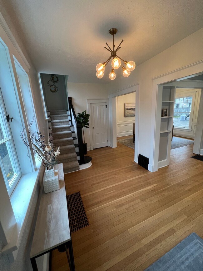 Photo - 937 Riverside Dr