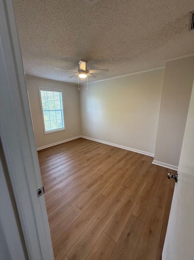 Photo - Long Term Rental - Smoke Rise Townhouse - ...