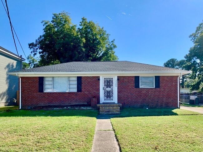 Photo - 3309 Armistead Dr House