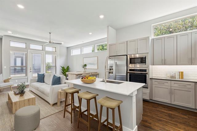 Photo - 4226 Roseland Ave Unit 206