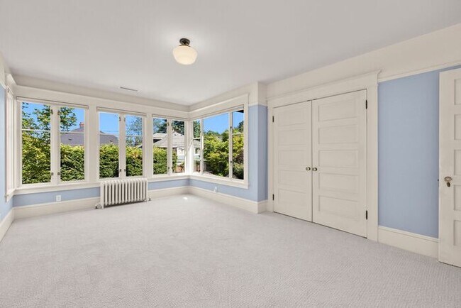 Stunning 1909 Craftsman w/ AC in Coveted Capitol Hill