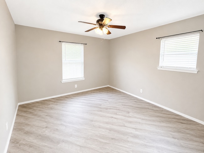 Photo - 3225 Southland Blvd