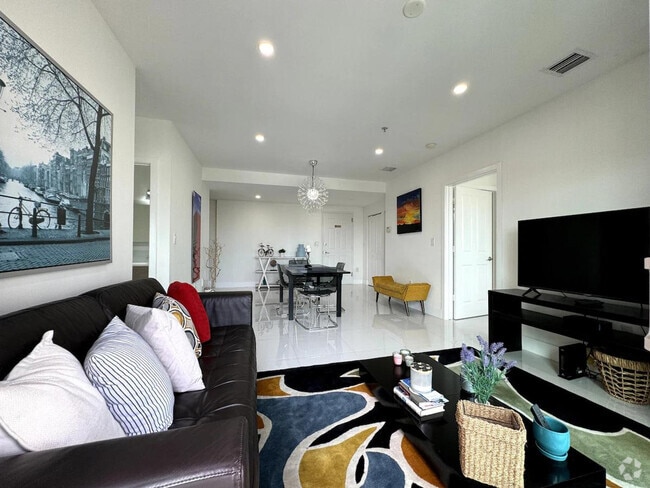 Building Photo - 2280 SW 32nd Ave Rental