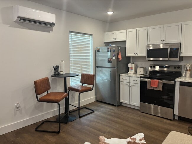 Photo - Luxury Brand-New ADU – Fully Furnished wit...