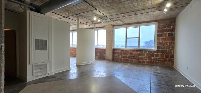Building Photo - 505 Whitehall St SW Rental