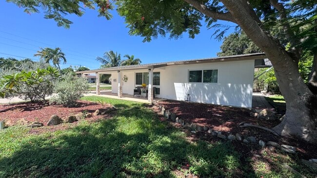 13 SW 13th St
