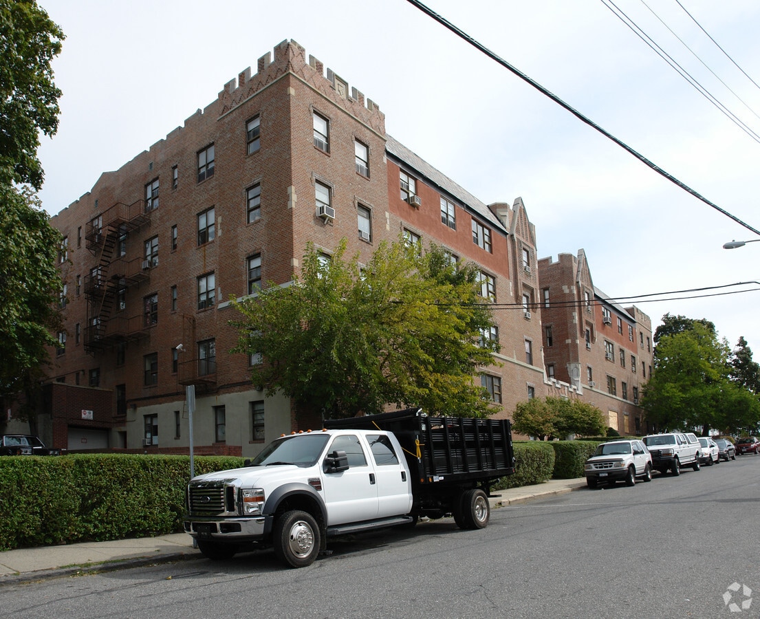 Photo - Summit Gardens Apartments