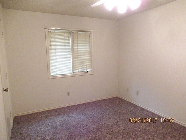 Photo - 7910 Aberdeen Ave