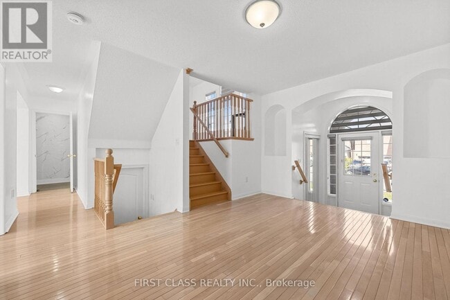 Photo - 5554 Churchill Meadows Blvd
