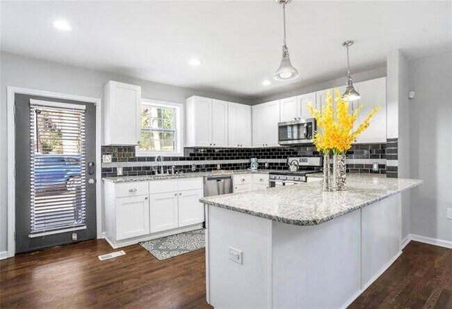 Photo - 1277 Blvd Lorraine SW