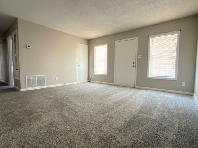 Photo - 1741 Ricardo St