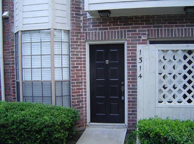 Building Photo - 2121 El Paseo St Unit 1314